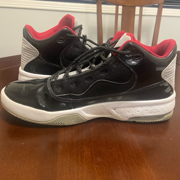 Nike Jordan Max Aura 2 size 9 - Picture 2 of 7